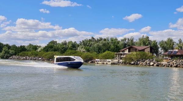 navrom sisteaza cursele in delta asociatia operatorilor navelor de agrement si transport rapid da asigurari ca turistii nu vor avea de suferit