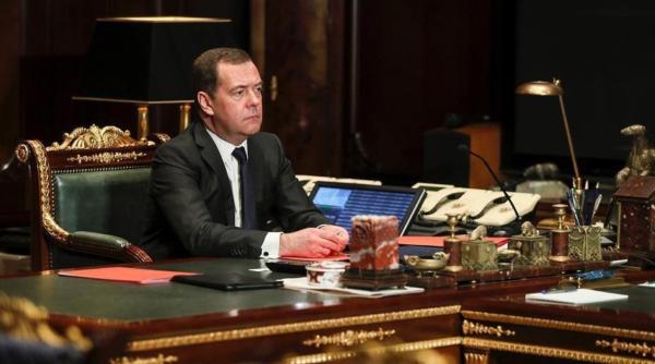 medvedev anunta o noua romanie mare chirieac eu nu stiu cum a putut sa fie atatia ani si presedinte si premier al rusiei cantonat in secolul xix