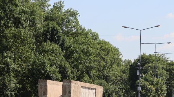 bucurestiul in pragul codului portocaliu de canicula iluminat ca la miezul noptii cum sunt risipiti banii contribuabililor