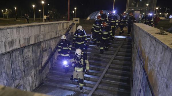 incendiu intr un metrou cu 300 de pasageri salvatorii au simulat o tragedie galerie foto