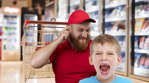 aventuri in supermarket editia de vara minti goale ca rafturile la racoritoare si angajati acri ca biscuitii aia scumpi ce prosti sunt unii