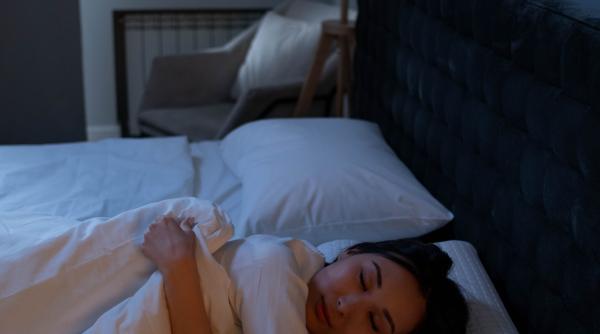 bolile pe care le poti face daca nu dormi in intuneric total riscuri majore pentru sanatate studiu