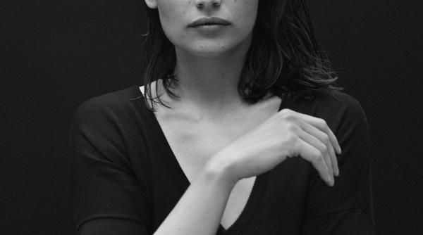 fits 2022 laetitia casta in dialog cu teatrologul ovidiu saiu pe scena filarmonicii din sibiu