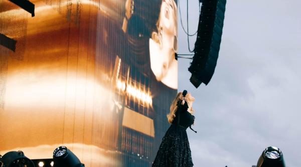 adele s a intors pe scena dupa cinci ani de pauza