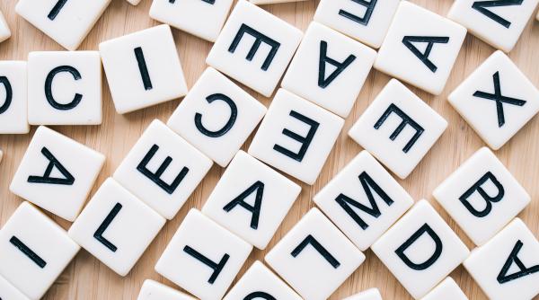 initiala prenumelui tau spune multe despre tine cum te influenteaza de fapt numele tau