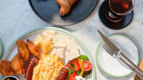 mic dejun mediteranean meniul delicios care nu necesita preparare