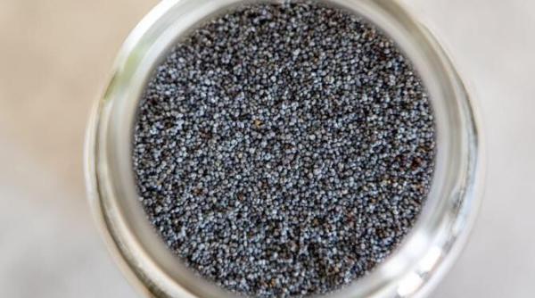 masca exfolianta din seminte de chia care purifica si netezeste tenul chipul tau va fi mai luminos in cateva clipe