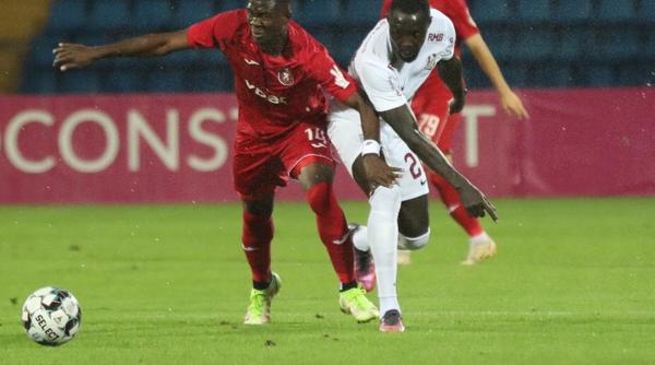 pyunik erevan cfr cluj 0 0 marius sumudica le trebuia pasaport sa treaca de mijlocul terenului