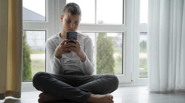 telefonul distruge neuronii ce este amnezia digitala