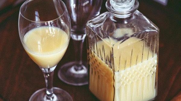 lichior bestial de ciocolata ideal pentru a insoti deserturile la finalul cinei reteta pas cu pas