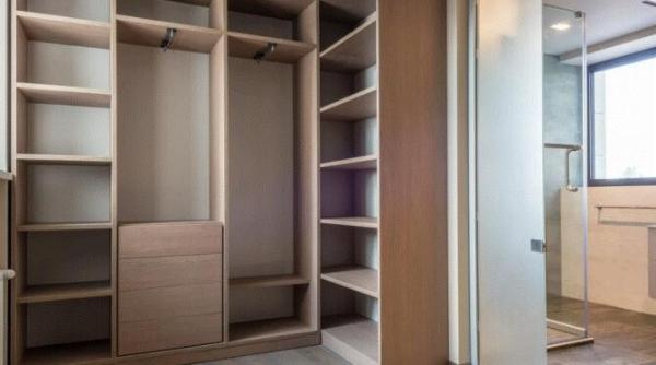 mucegaiul din dulapuri poate fi eliminat cu acest produs ieftin util si pentru peretii si cabina de dus