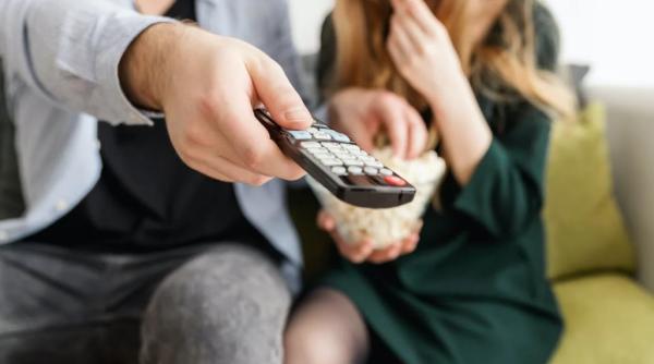 pro tv anunt despre emisiunea sunt celebru scoate ma de aici vedete sub cerul liber departe de casa fani si lux