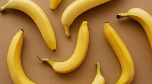 un desert senzational de bun care ii va cuceri pe toti ai nevoie de 2 banane niste ciocolata si 5 minute de efort