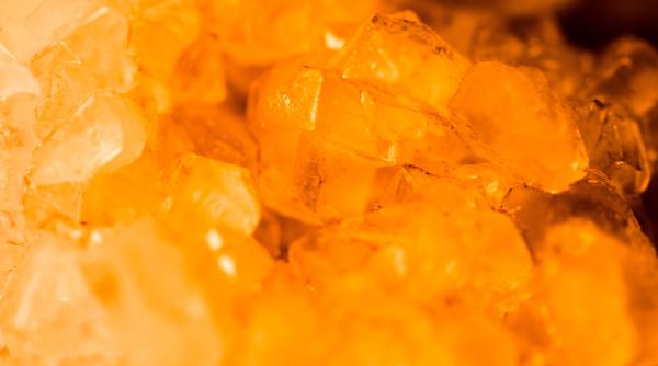 60 de kg de chihlimbar in valoare de peste 100 000 de lei gasite intr un tir care urma sa ajunga in vama siret