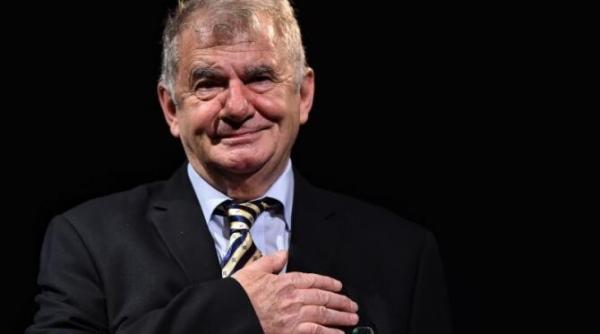 actorul florin zamfirescu faza tare de la autorecenzare e o miniuna nu suntem casatoriti eu am 73 si ea are 53