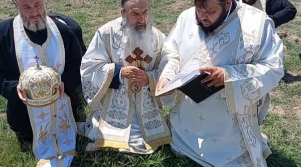 ips teodosie impreuna cu un sobor de preoti rugaciuni pentru ploaie pe camp video