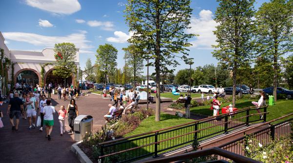 iulius a inaugurat primul sau proiect de retail de proximitate family market miroslava o investitie de aproximativ 12 milioane de euro