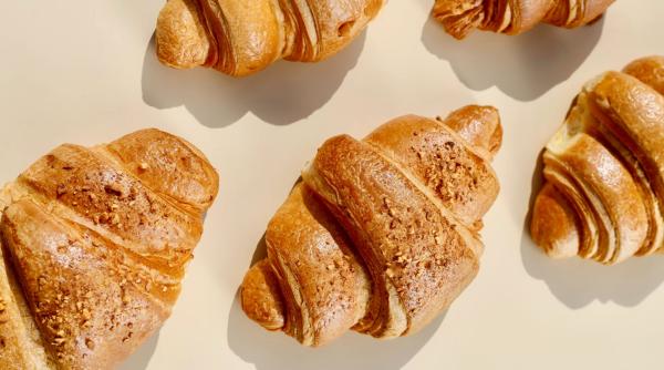 cornulete fragede cu untura si apa minerala trucuri simple pentru un desert delicios