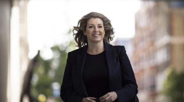 penny mordaunt femeia care ar putea ajunge premierul marii britanii a lucrat in orfelinatele si spitalele din romania