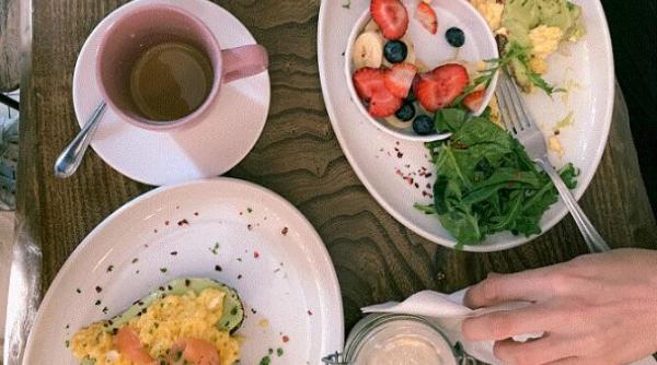patru reguli simple pentru un mic dejun sanatos pastrati echilibrul si varietatea alimentatiei