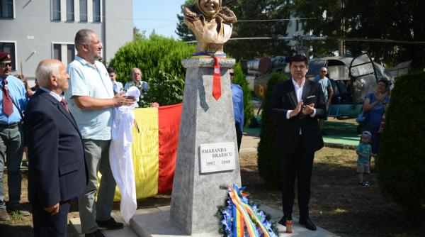 costel fotea de ziua aviatiei romane nu puteam fi in alt loc decat la tecuci