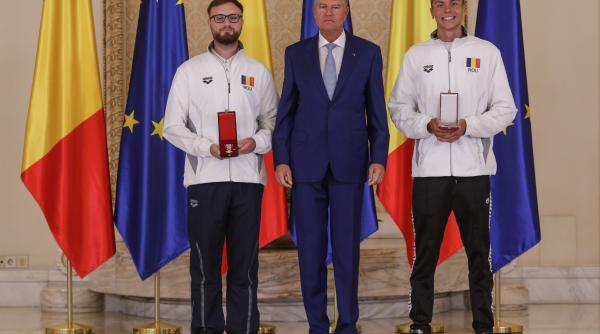 iohannis i a decorat pe david popovici si adrian radulescu cu cea mai inalta distinctie reprezentati o sursa de inspiratie nu doar pentru copii ci pentru romanii de toate varstele