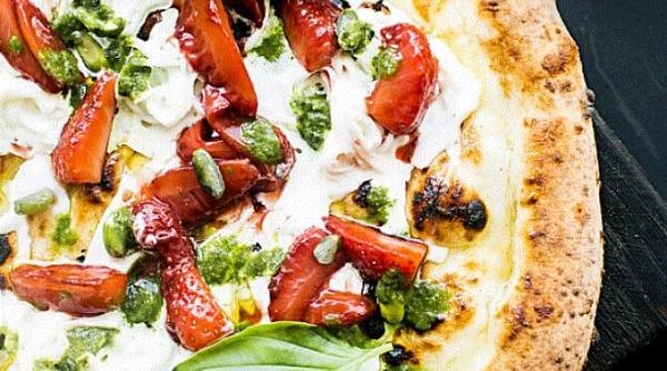 pizza delicioasa facuta in casa este gata in 15 minute si poate fi coapta chiar si in tigaie