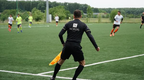 un arbitru roman a eliminat soferul e suspendat cine conduce autocarul