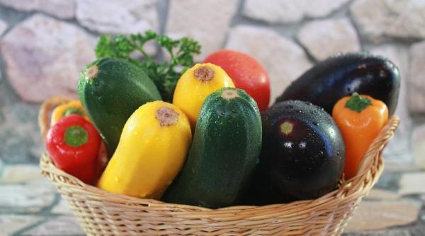 ce mancam in vacanta patru alimente care nu trebuie sa lipseasca din dieta