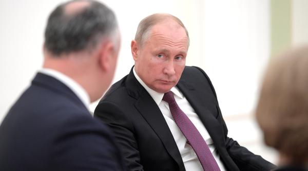 cine este micul putin numit covorasul tarului care il implora pe liderul de la kremlin sa ii invadeze tara