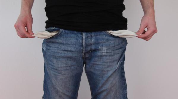 scumpirile dublate de majorarea de impozite si taxe cozmin gusa ne golim buzunarele asta cred ca a fost planul de la inceput cu fiscul