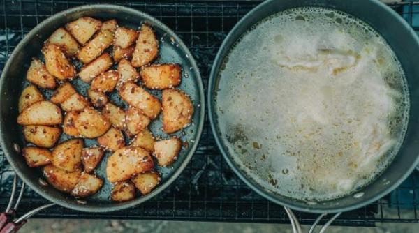 asa iti dai seama ca mancarea pe care o faci nu e sanatoasa nutritionist recomandarea e sa schimbam si sa aruncam de fiecare data uleiul