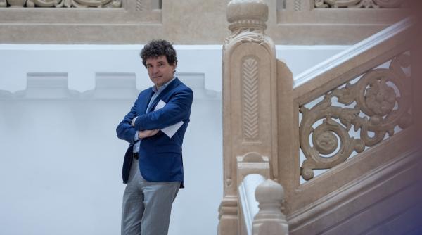 iubita lui macicasan consilierul lui nicusor dan a ajuns la electric castle cu masina primariei bucuresti