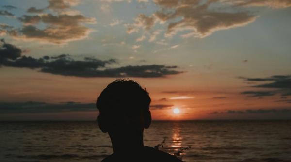 copil de 13 ani infectat cu o amiba care i devoreaza creierul i a intrat pe nas prin apa dupa o zi la plaja