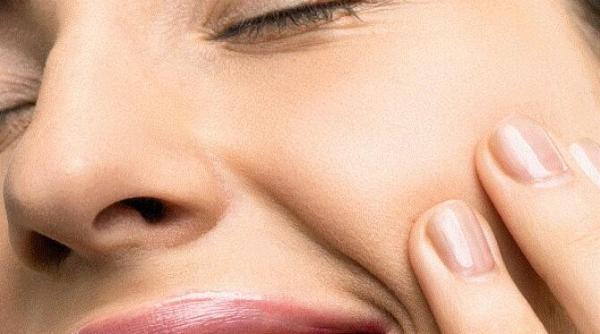 cum ne putem albi dintii acasa trei produse din bucatarie pentru un zambet de hollywood