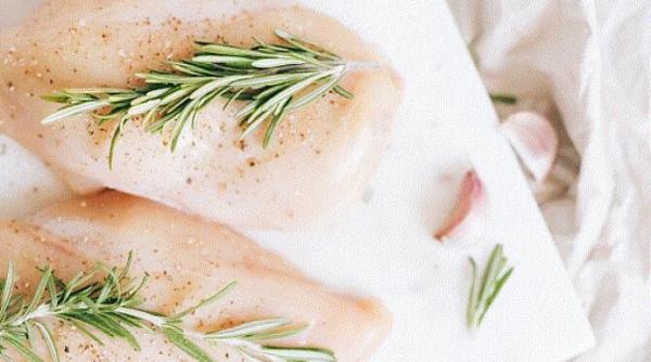 cel mai simplu mod de a pregati carnea de pui veti avea nevoie de zahar pudra