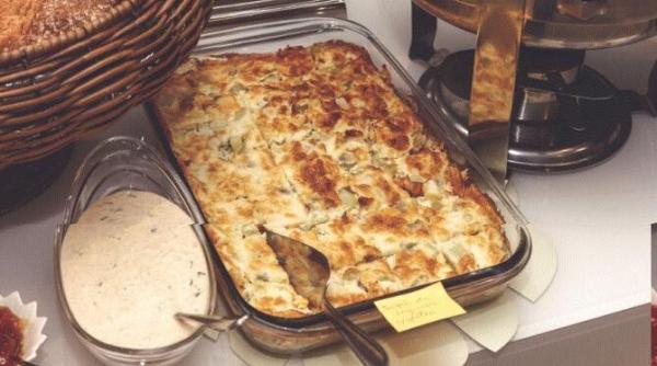 placinta falsa din lipii si carne tocata un aperitiv delicios care se termina rapid de pe masa