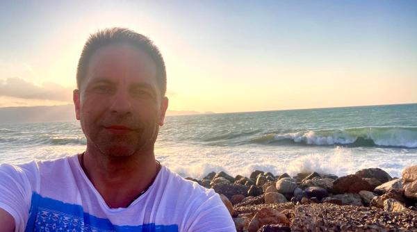 dan negru e sfarsitul lumii cu frica de canicula e bine sa stim ca sfarsitul lumii a mai fost