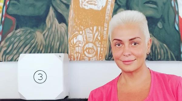 monica anghel scoasa din sarite nu va mai luati dupa toate tampeniile sunt niste hoti ordinari