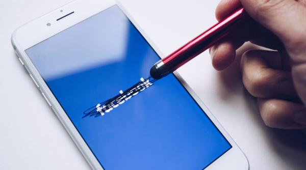 pariul lui zuckerberg facebook se va transforma in tiktok influencerii reactioneaza vreau doar sa vad poze dragute cu prietenii