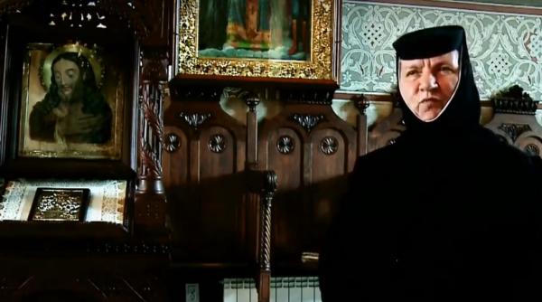 triunghiul manastirilor de langa tulcea maicutele marturii cutremuratoare despre icoana facatoare de minuni de doua ori nu a ars a vorbit si a plans