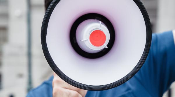 afara cu oms din tara val valcu toate astea sunt parte dintr un plan