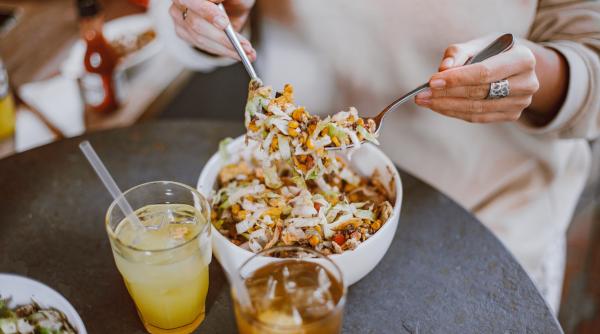 salata de pui cu porumb reteta de vara