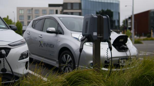 situatie hilara in galati n au putut fi activate statiile pentru masinile electrice pentru ca au fost aruncate cutiile inainte de a fi introduse codurile de serie