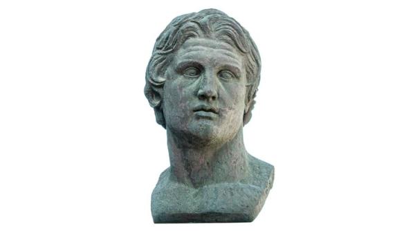 alexandru cel mare mit demontat nu a murit in lupta ci dupa o betie a intrat in coma alcoolica