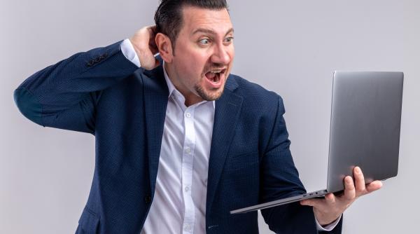 cauta te prin buzunare si fa tandari pusculita daca ai aceasta bancnota de 100 de lei te ai scos un anunt pe olx a aprins internetul