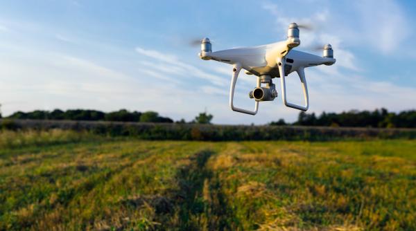 educatie la inaltime elevii invata despre relief si natura cu ajutorul dronelor