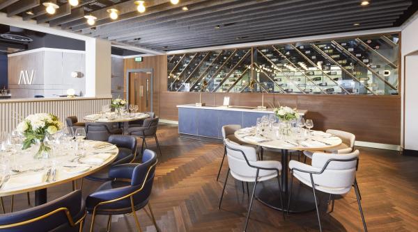 paradox inflatia atinge niveluri record dar producatorii de lux inregistreaza profituri remarcabile