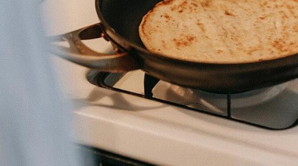 tortilla cu branza si piept de pui un mic dejun delicios si consistent gata in sapte minute