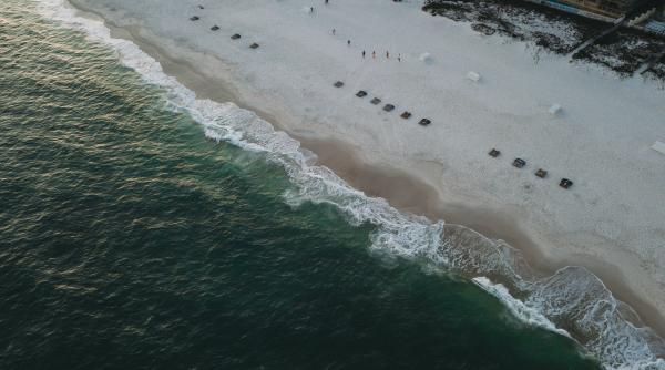 bacterii in mare peste limitele legale la o faimoasa statiune din italia restrictiile au fost ridicate dupa ce au fost incalcate in mod repetat